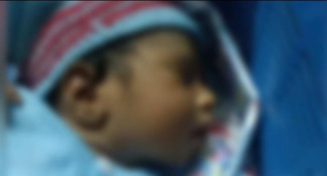 දුම්රිය වැසිකිළියෙන් සොයාගත් කිරිකැටියා..